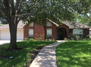 1003 Wheeler Creek Dr, Gainesville, TX 76240
