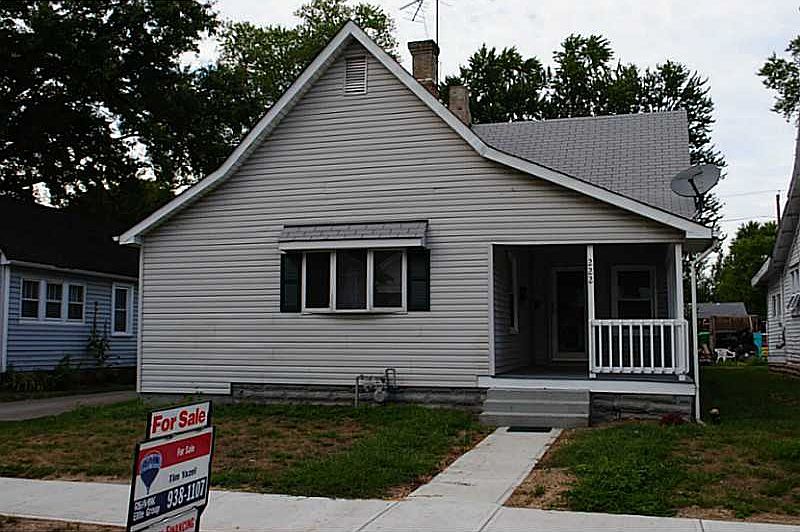 1st image of 222 E 8th St