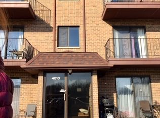4010 150th St APT 6, Midlothian, IL 60445