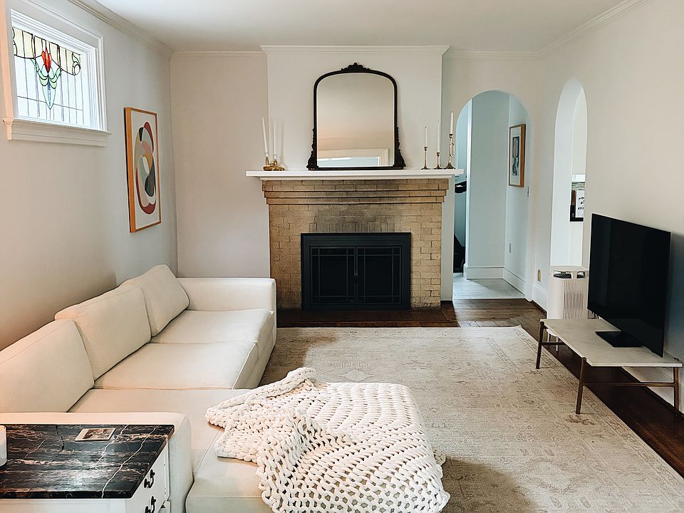 Living Room (11x15 rug for scale)