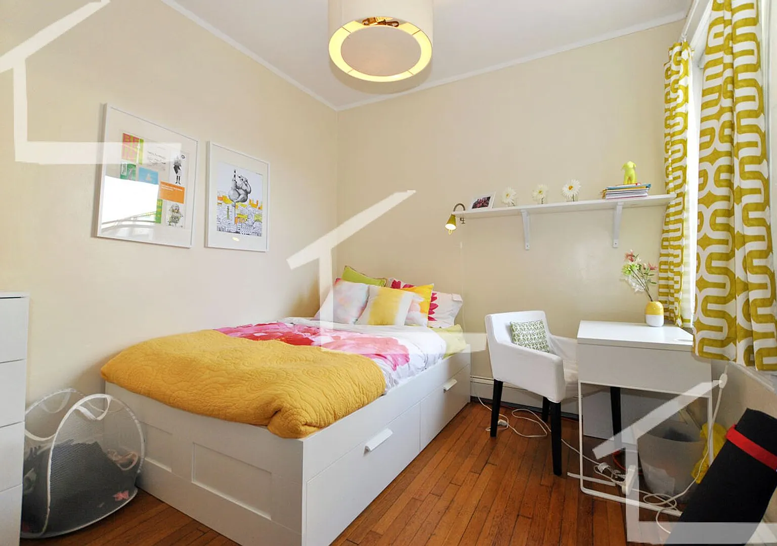 Huge 4 bed near BU and the Green Line in Brookline! — Photo 4