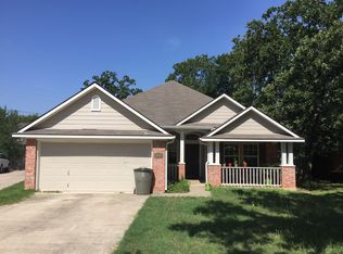 2126 Pebblebrook Ln, Bryan, TX 77807