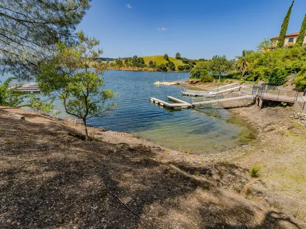 904 Foothill Rd, Copperopolis, CA 95228