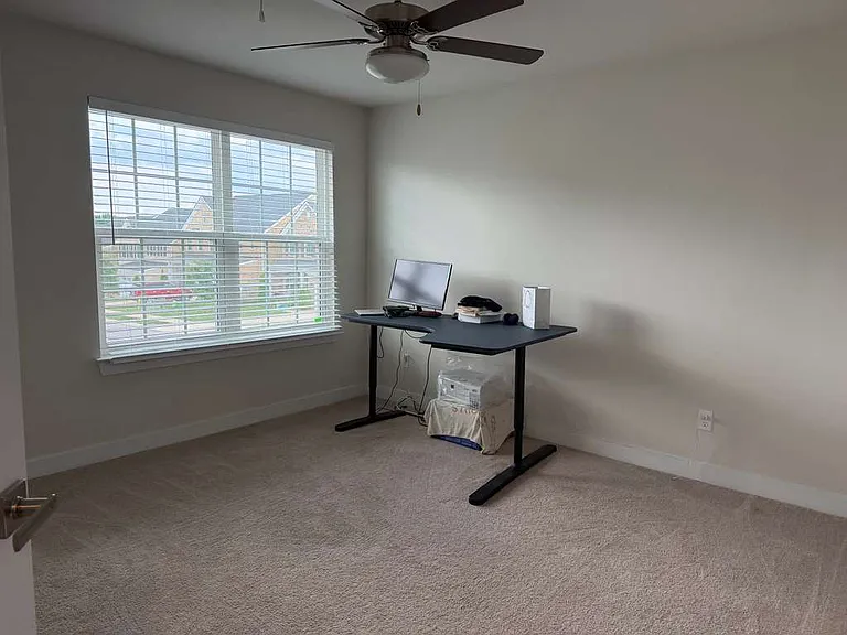 300 Finnegan Ct — Photo 22