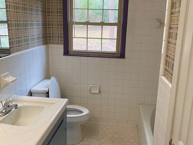 801 Mosley St — Photo 21
