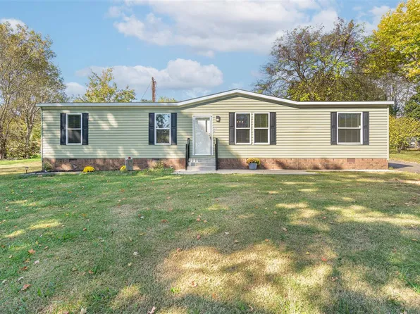 8971 Pembroke Oak Grove Rd, Oak Grove, KY 42262