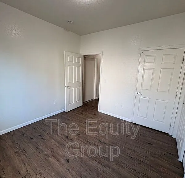 1317 S Crowe St #A — Photo 9