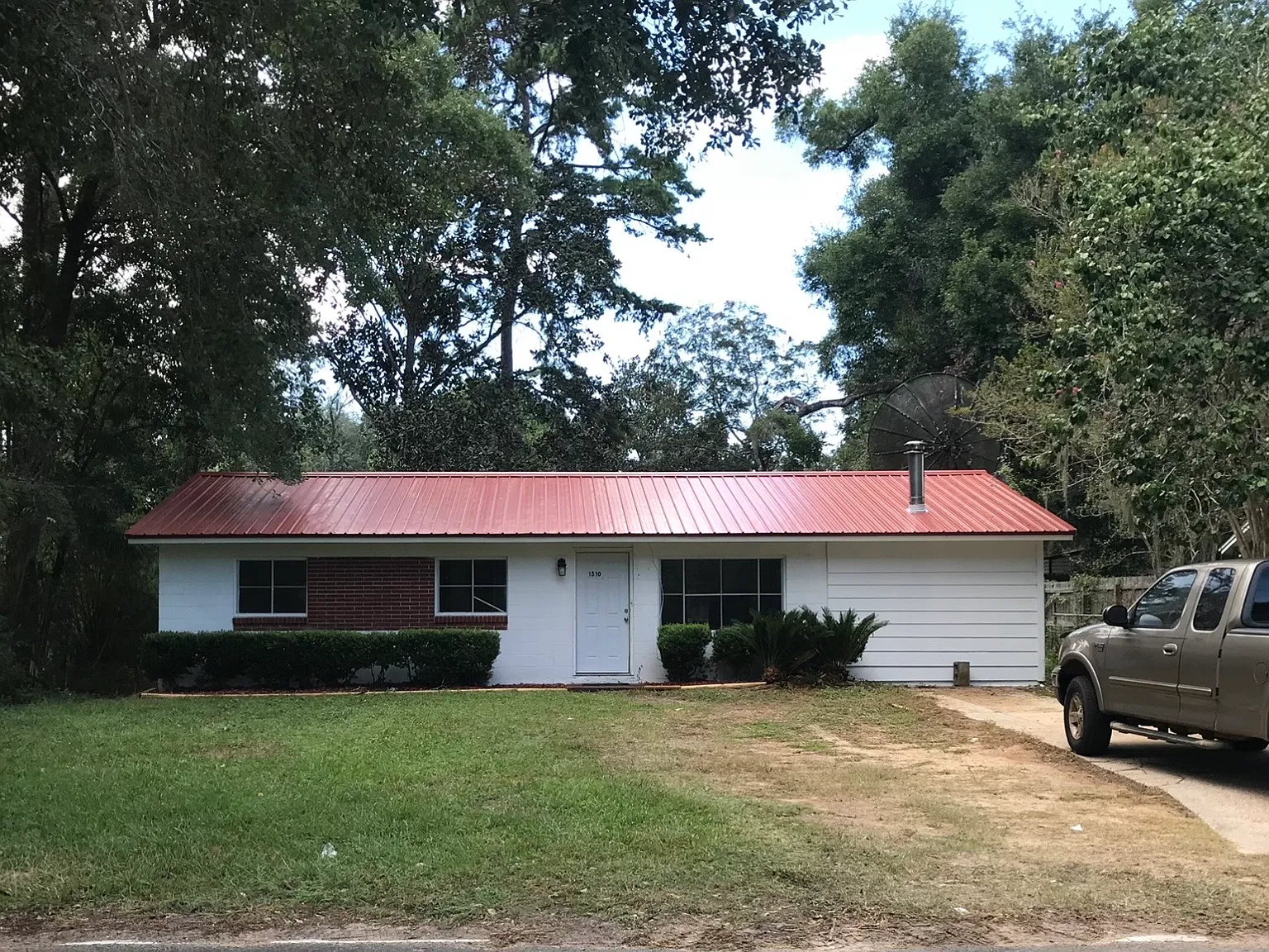 4 bed, 1062 sqft, $1,700 — Photo 1
