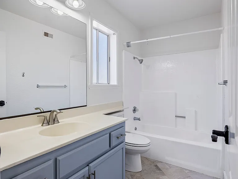 Full Bathroom Upstairs