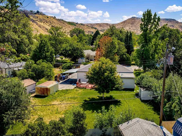 611 N Riverview Dr, Boise, ID 83712