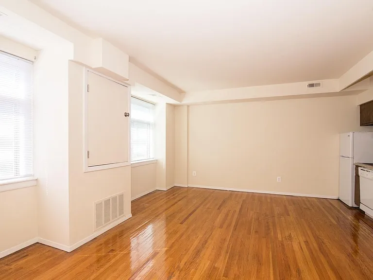319 S 10th St #2311 — Photo 3
