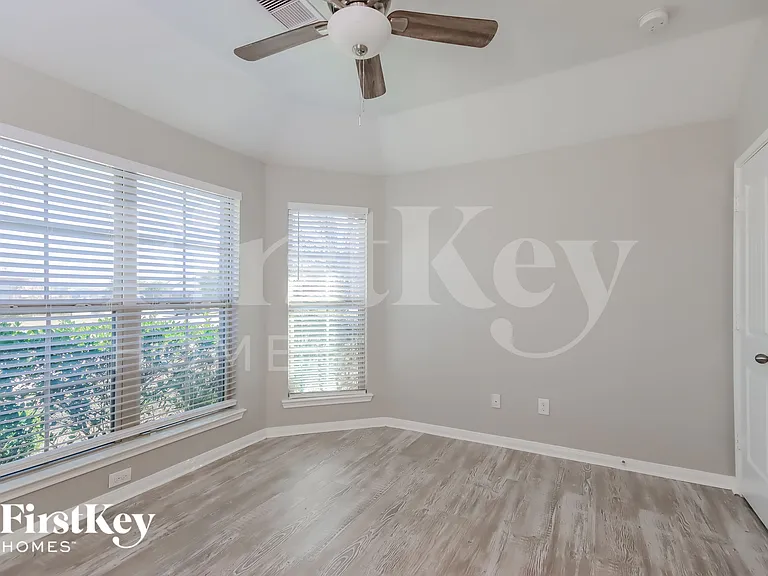 240 Country Crossing Cir — Photo 11