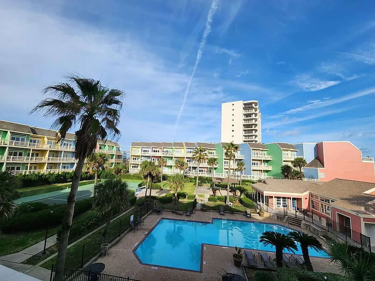 The Oceanfront Galveston Apartments — Photo 64