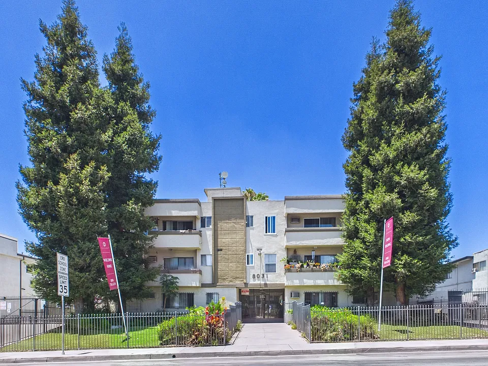 Sepulveda Manhattan Apartments
