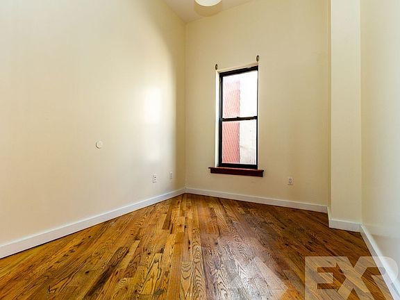 4th image of 381 Metropolitan Ave #4X