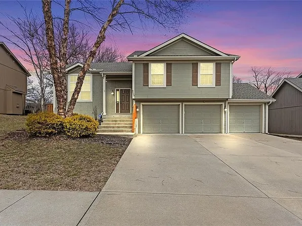 4709 Edgehill St, Leavenworth, KS 66048