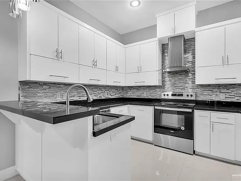 3016 S L St #1 — Photo 8