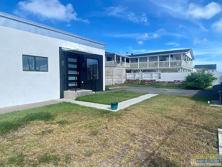 711 W South Shore Dr #B — Photo 13