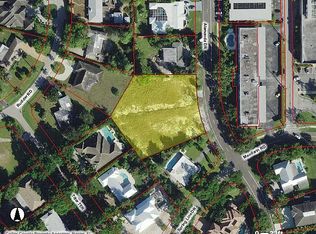 1911 Alamanda Dr, Naples, FL 34102