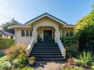 2353 Windsor Rd, Oak Bay, BC V8S 3E6