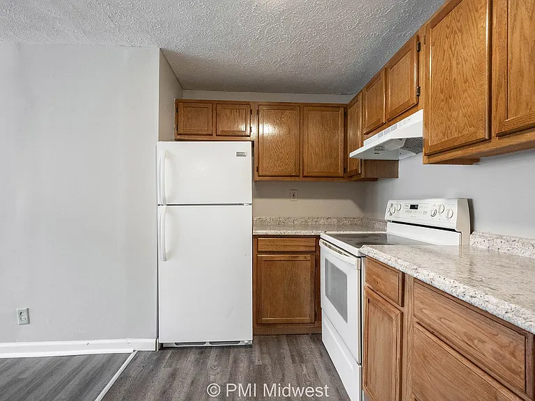 3736 N Meridian St — Photo 36