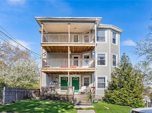 395 9th Ave, Woonsocket, RI 02895