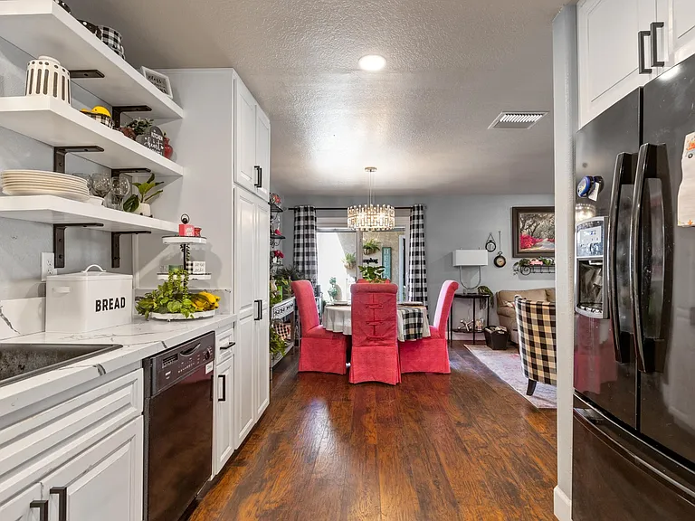 43639 Park Ave — Photo 13