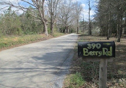 2nd image of 390 Berry Rd