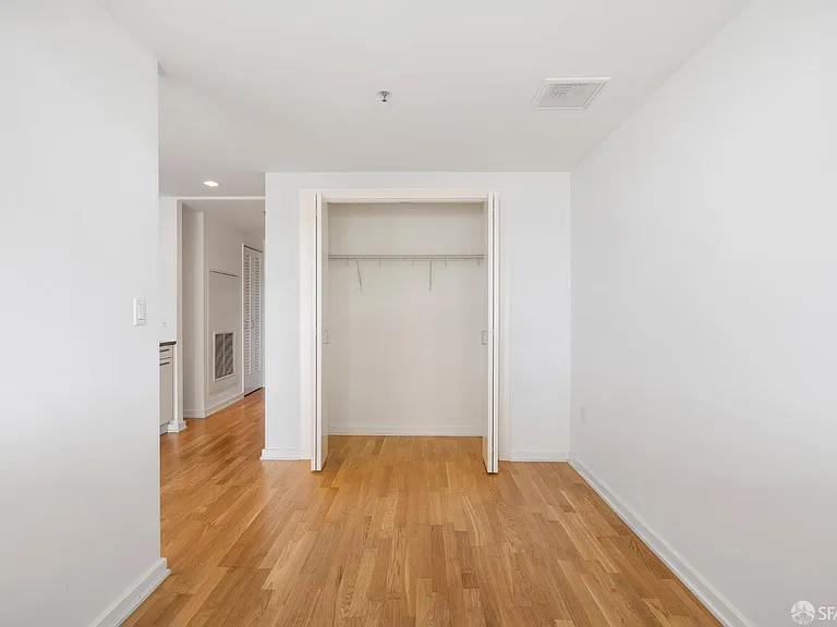 1 Hawthorne St #4F — Photo 12