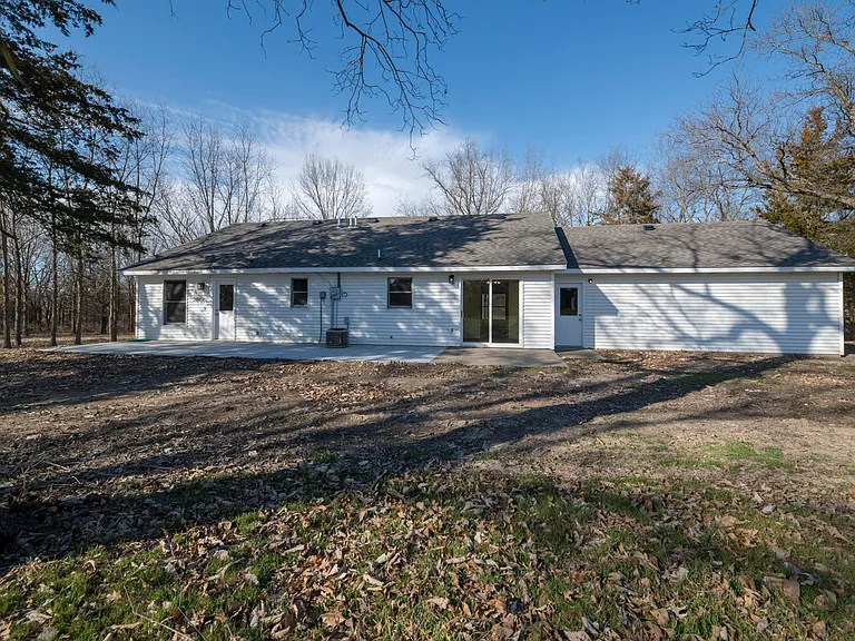 7900 E Saint Charles Rd — Photo 24