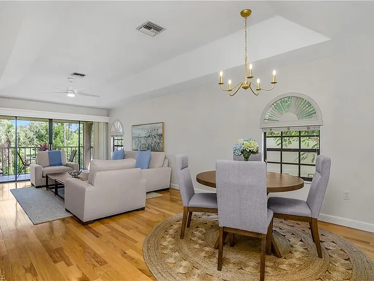 701 Augusta Blvd #8 — Photo 5