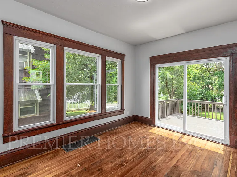 1536 Glendale Pl NE — Photo 14