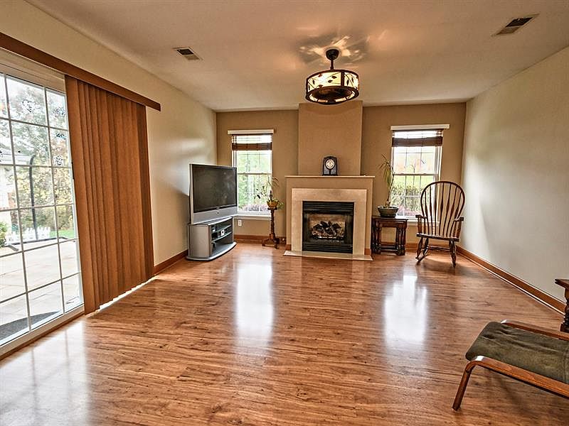 1007 Duncan Ln, Pittsburgh, PA 15236 Zillow