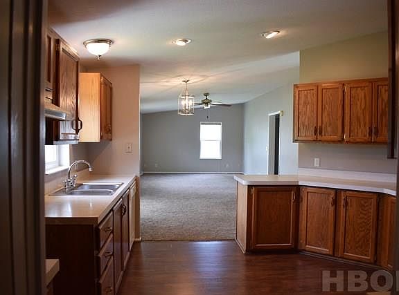 4th image of 1214 Truman Dr