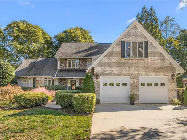 716 Greyrock Rd, Whitsett, NC 27377