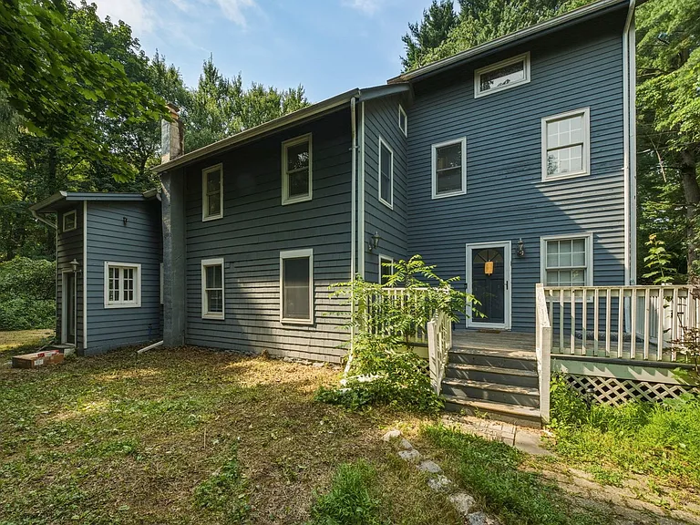 8 McCroy Dr — Photo 1