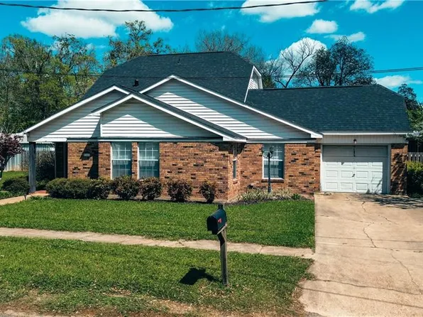 365 Tassin St, Moreauville, LA 71355