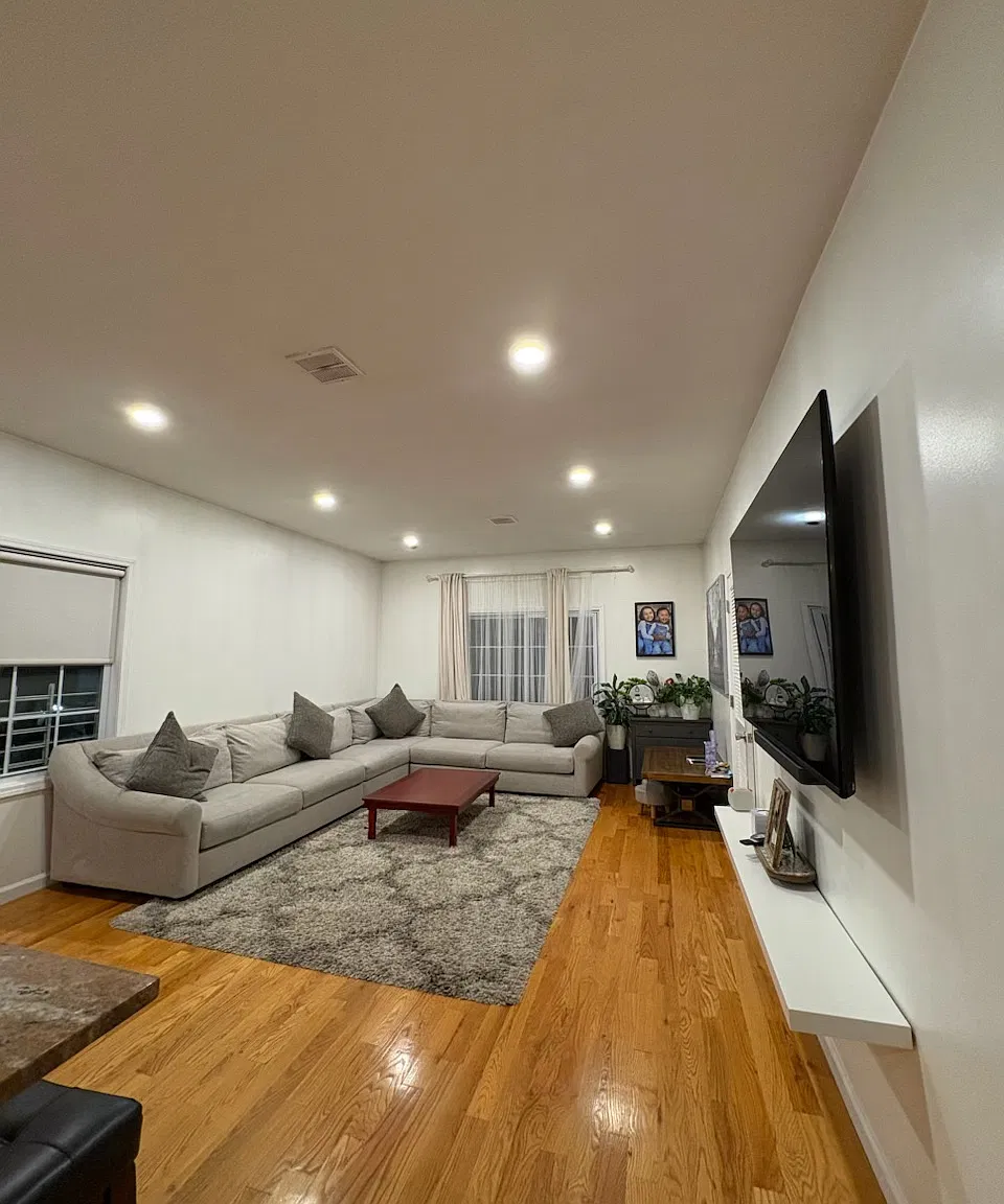 2 bed, 1300 sqft, $2,700 — Photo 1