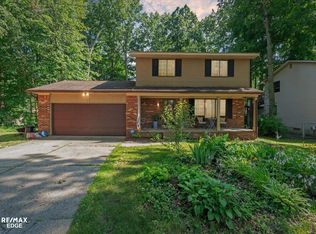 5244 Olde Shawboro Rd, Grand Blanc, MI 48439