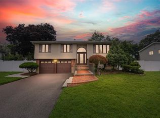 10 Ellensue Dr, Deer Park, NY 11729