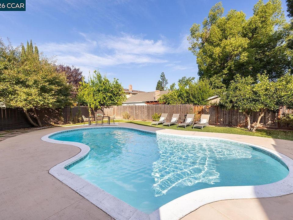 1st image of 2225 Sierra Ct
