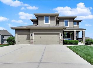 16425 S Lawson St, Olathe, KS 66062