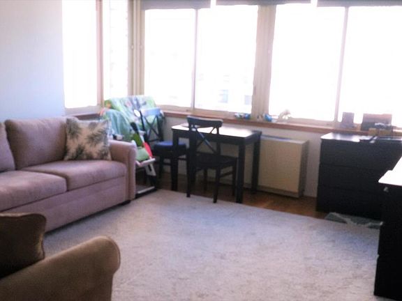 4th image of 235 E 40th St APT 37E
