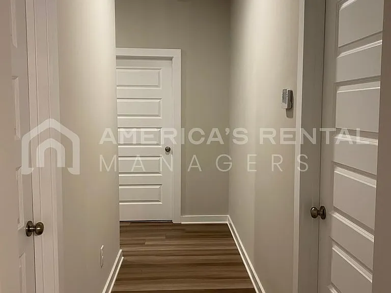 285 Avalon Way — Photo 10