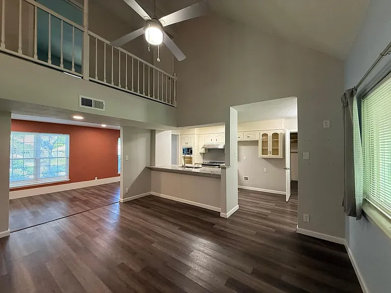 10606 Millspring — Photo 11
