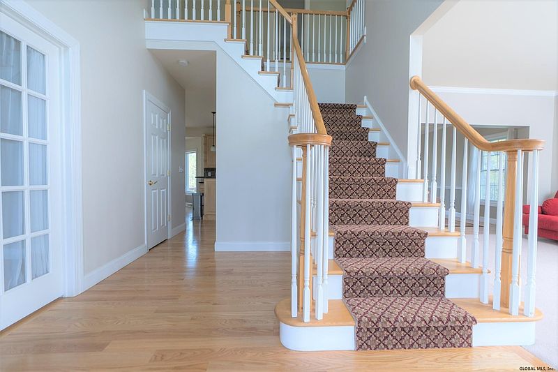 5th image of 71 PARK RIDGE Drive