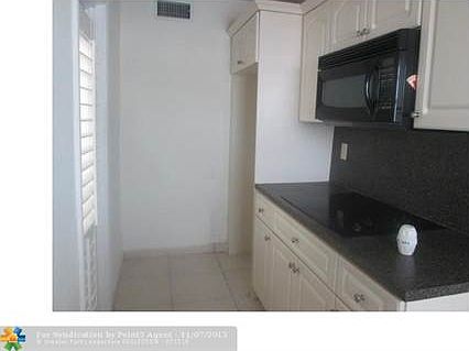 5th image of 260 Ocean Dr APT 33
