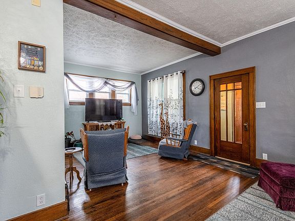 5th image of 110 E Graham Ave