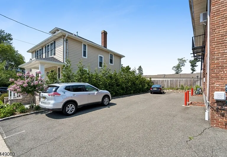 257 Main St #B — Photo 22