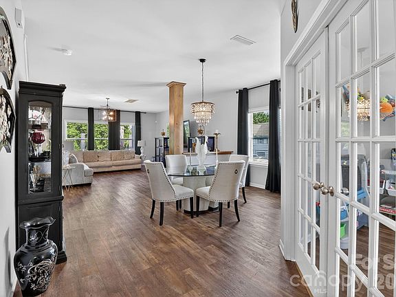4th image of 12865 Brandenburg Ln